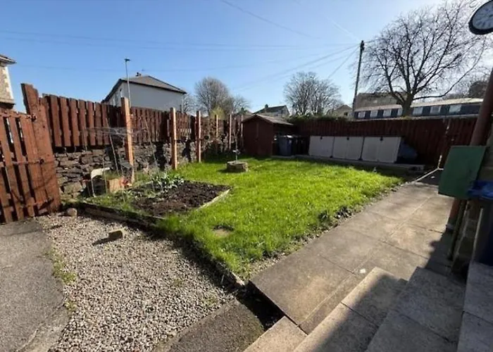 Peaceful Area Near Historic Saltaire